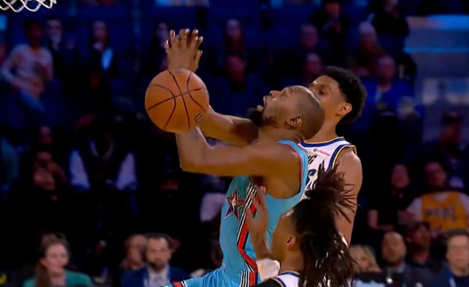 关于浓眉哥在日本队比赛中晋级下一阶段，比赛规则变更引发热议！的信息