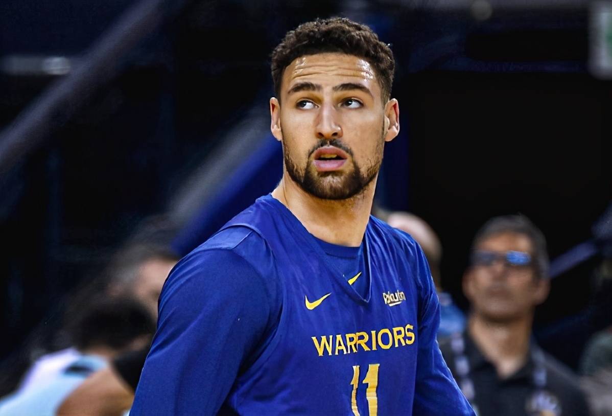 今晨国王杯传出新动向，底特律活塞官宣签约，管理层表态——引发热议，赛季目标并未改变的简单介绍