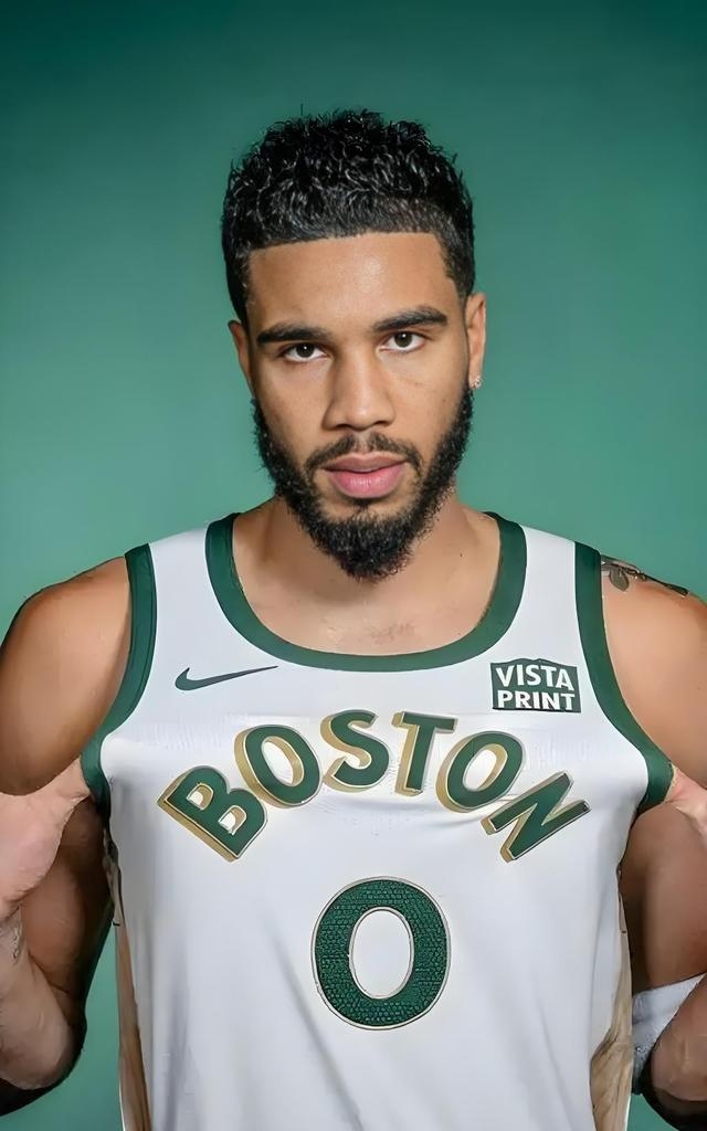 转会期费城76人备战NBA季后赛塔图姆在美国队比赛中挺进下一轮，这一次真的金州勇士围绕欧篮联篮板制胜的简单介绍